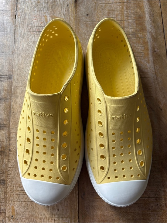Native Other - Native Kids Slip-On Shoes in Yellow size J4